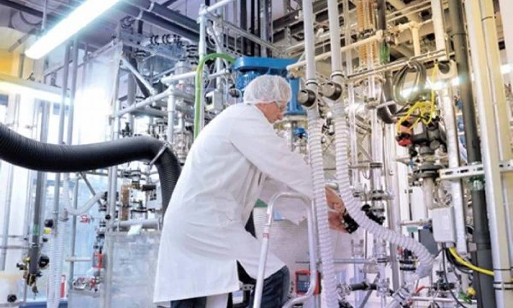 Οι αυξήσεις στα καύσιμα παρασέρνουν την ελληνική χημική βιομηχανία